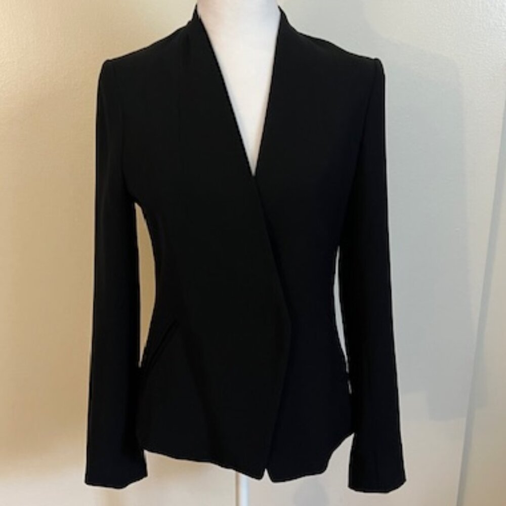 Sleek Banana Republic Blazer - Size 2 - Black - buttonless